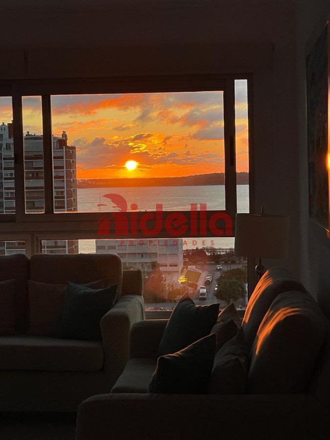 Apartamento ID.517 - Venta de Apartamento 3 dormitorios en Torre Triangulo, Punta del Este