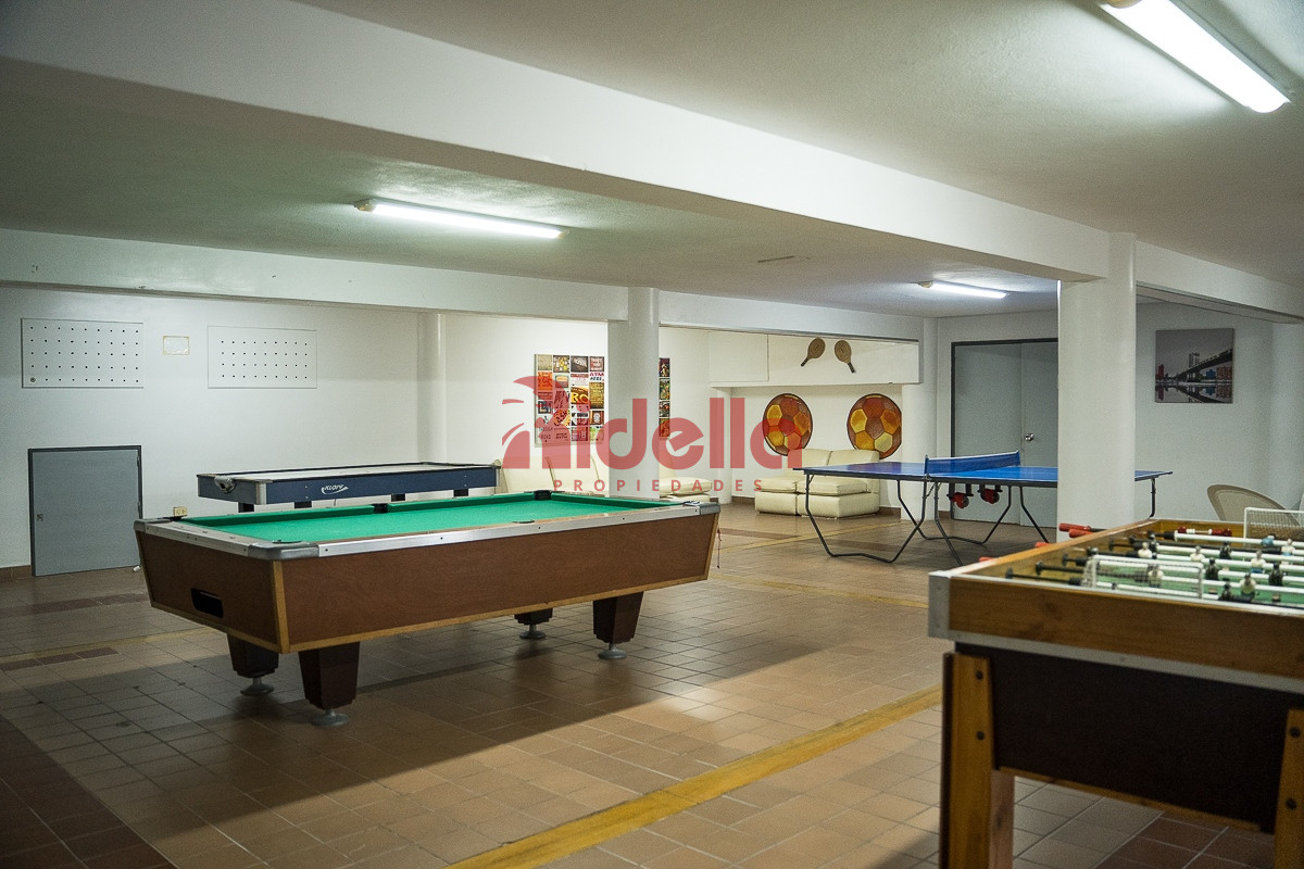 Apartamento ID.460 - Venta de Apartamento 3 dormitorios + servicio en Península, Punta del Este