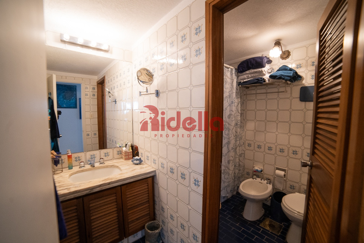 Apartamento ID.557 - Apartamento en venta 4 dormitorios, Roosvelt, Punta del Este