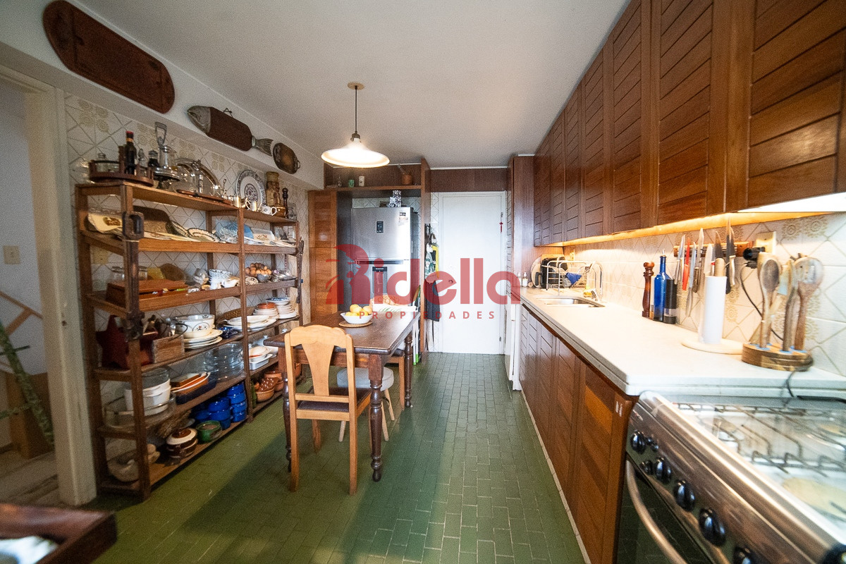Apartamento ID.557 - Apartamento en venta 4 dormitorios, Roosvelt, Punta del Este