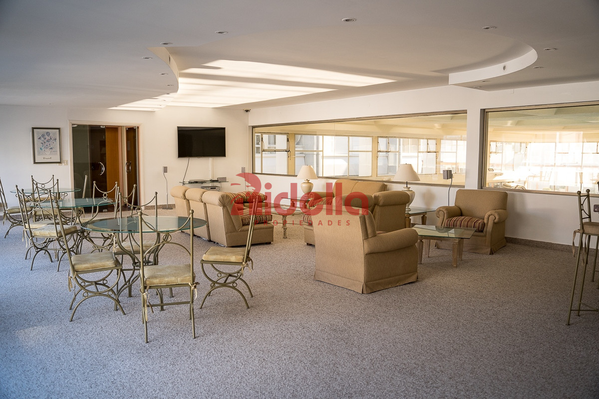 Apartamento ID.460 - Venta de Apartamento 3 dormitorios + servicio en Península, Punta del Este