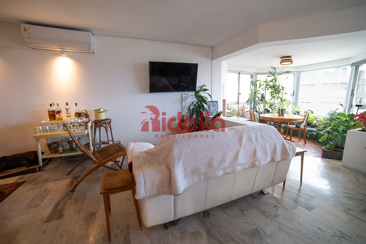 Apartamento ID.557 - Apartamento en venta 4 dormitorios, Roosvelt, Punta del Este