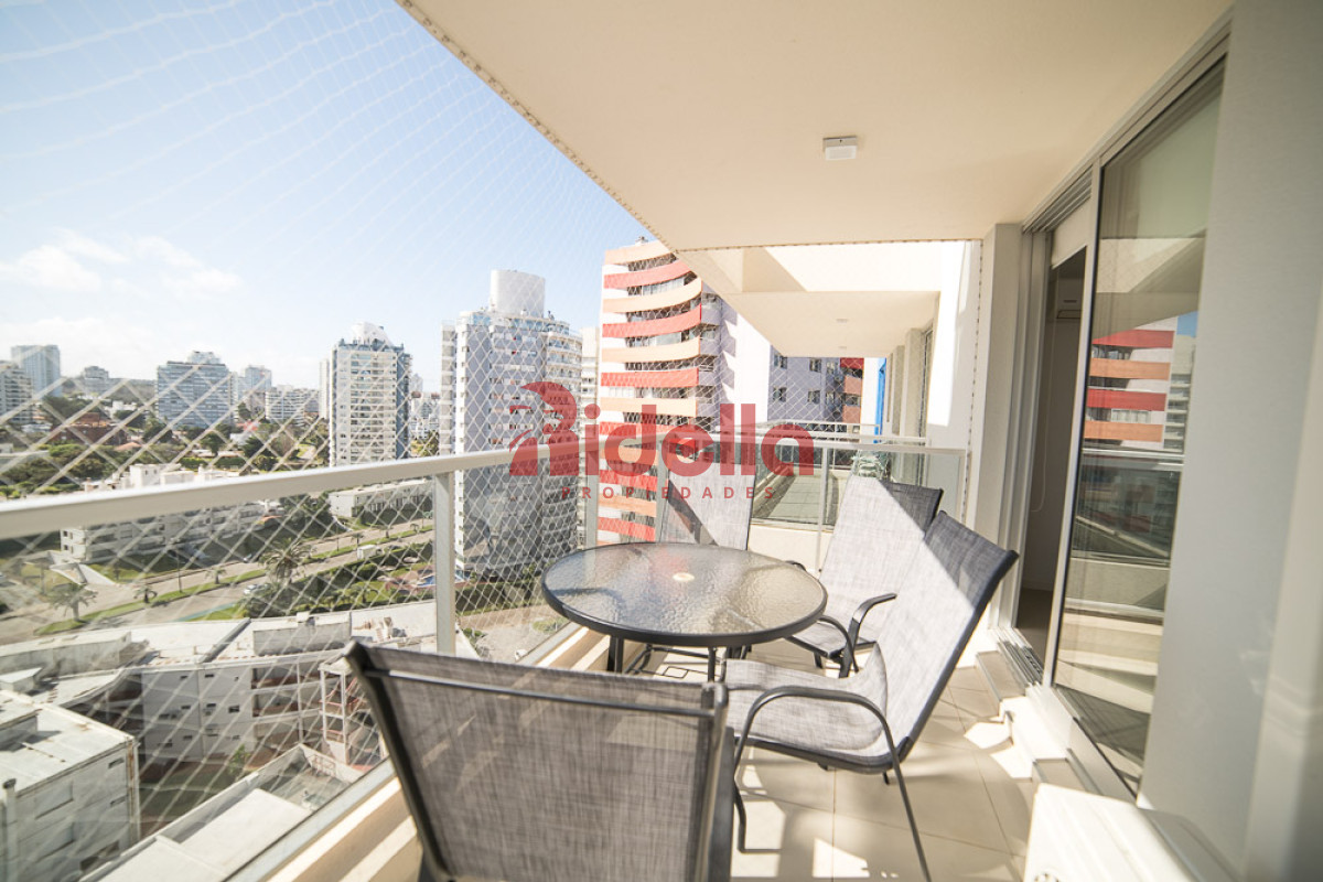 Apartamento ID.579 - Apartamento en Venta, Edificio Arenas del Mar, Playa Brava, Punta del Este