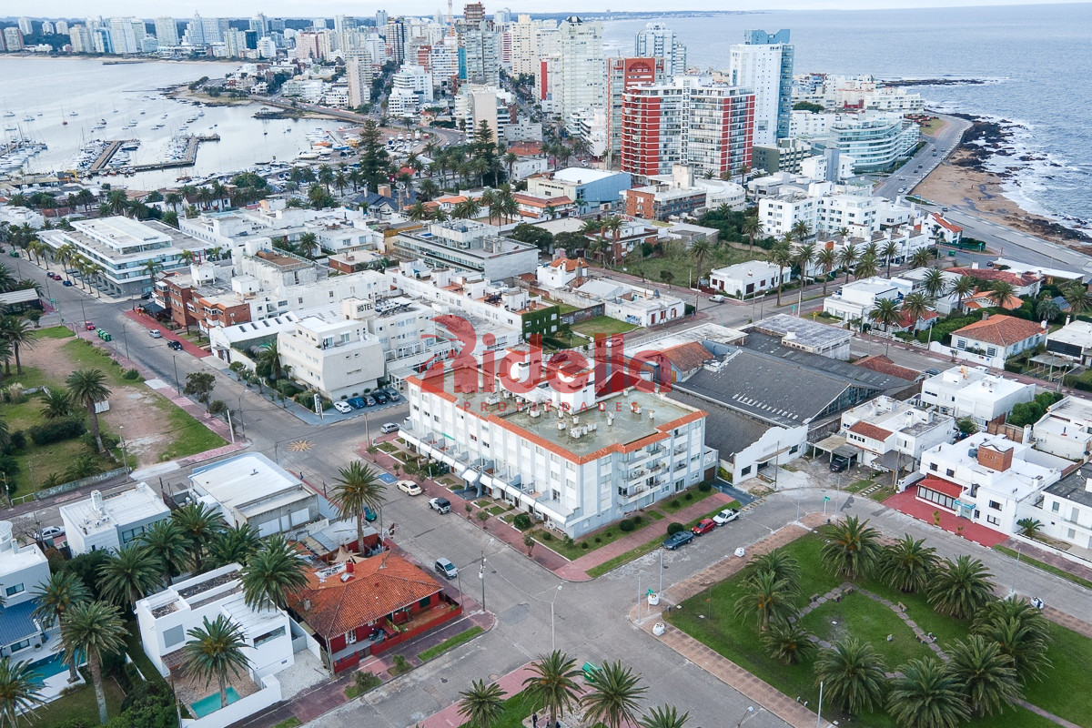 Apartamento ID.565 - Venta de apartamento 2 dormitorios en Península, Punta del Este