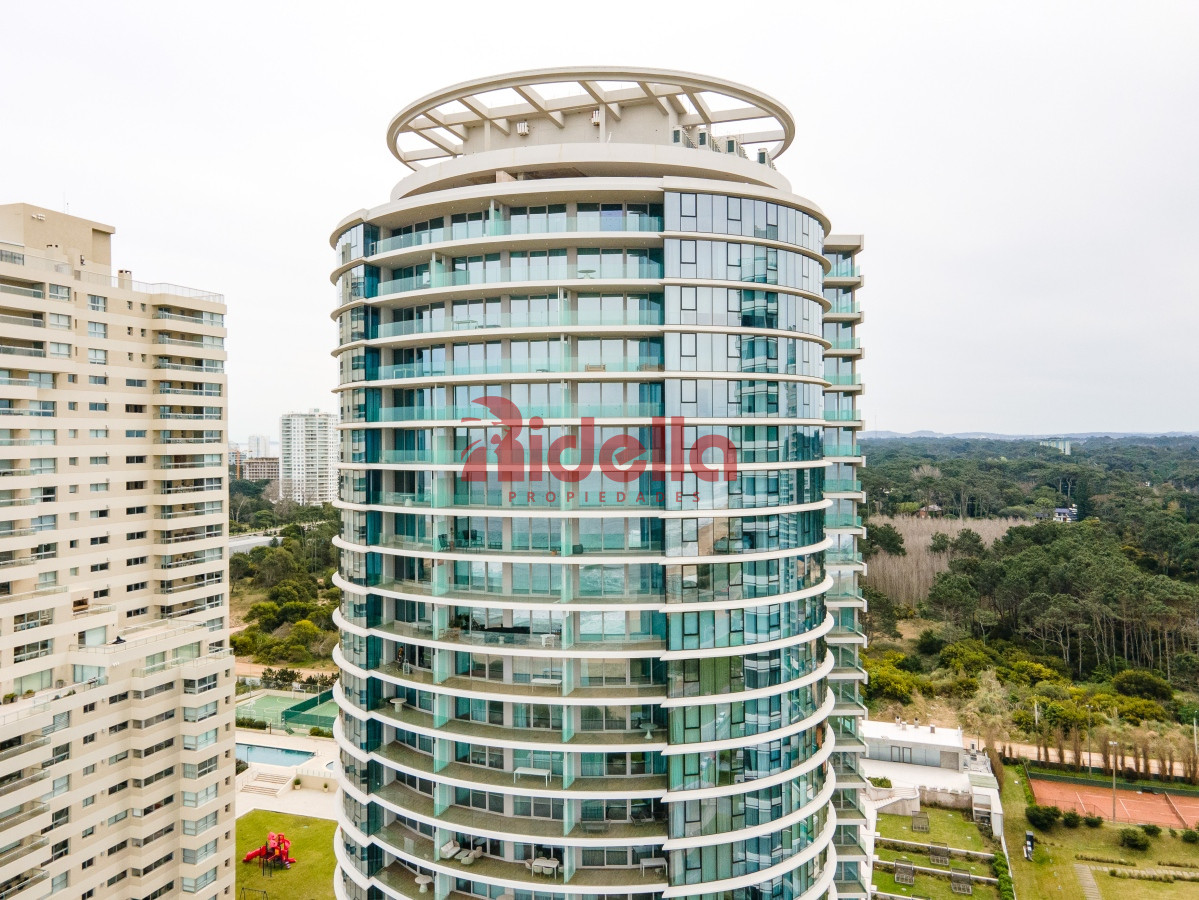 Apartamento ID.414 - Venta de Apartamento TRUMP TOWER 2 dorm, con financiación propia, Vista al mar