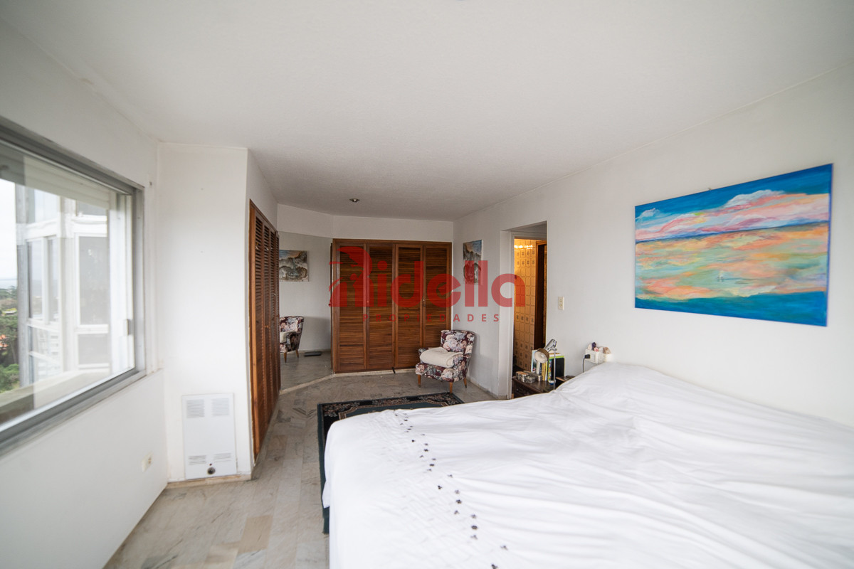 Apartamento ID.557 - Apartamento en venta 4 dormitorios, Roosvelt, Punta del Este