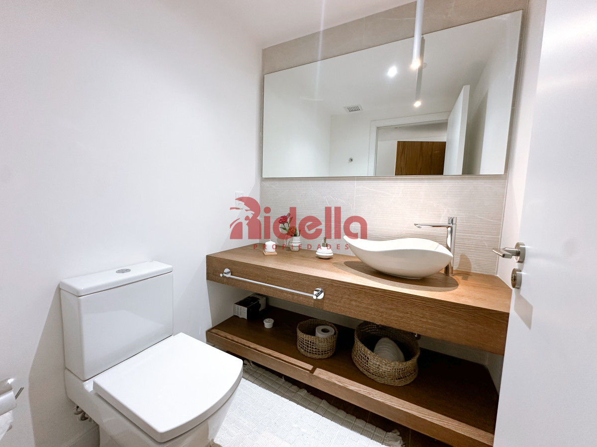 Apartamento ID.414 - Venta de Apartamento TRUMP TOWER 2 dorm, con financiación propia, Vista al mar