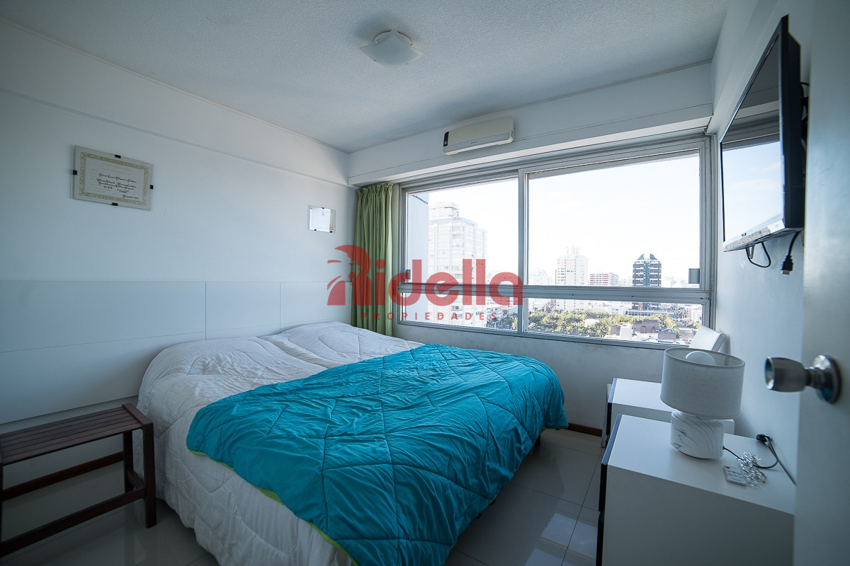 Apartamento ID.460 - Venta de Apartamento 3 dormitorios + servicio en Península, Punta del Este