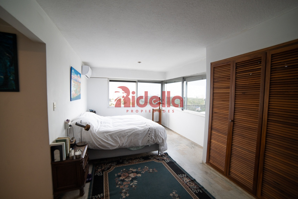 Apartamento ID.557 - Apartamento en venta 4 dormitorios, Roosvelt, Punta del Este