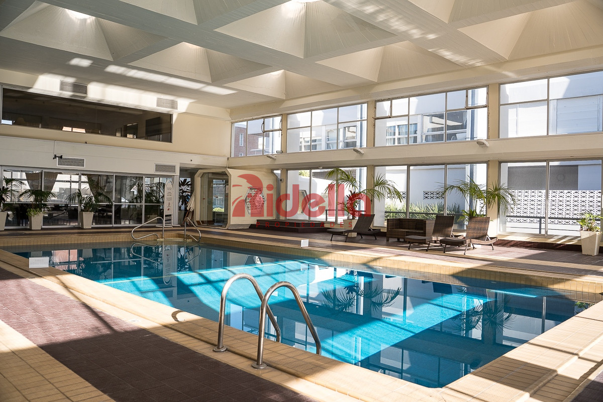 Apartamento ID.460 - Venta de Apartamento 3 dormitorios + servicio en Península, Punta del Este
