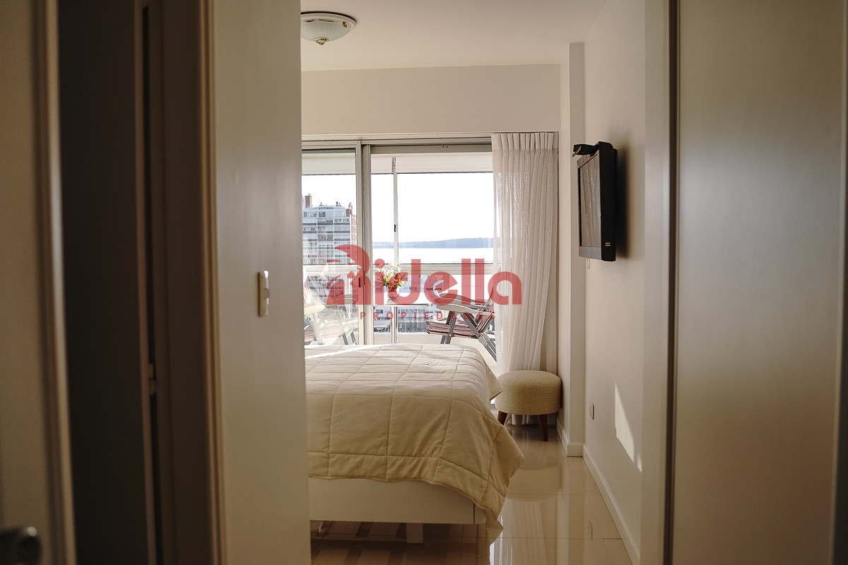 Apartamento ID.517 - Venta de Apartamento 3 dormitorios en Torre Triangulo, Punta del Este