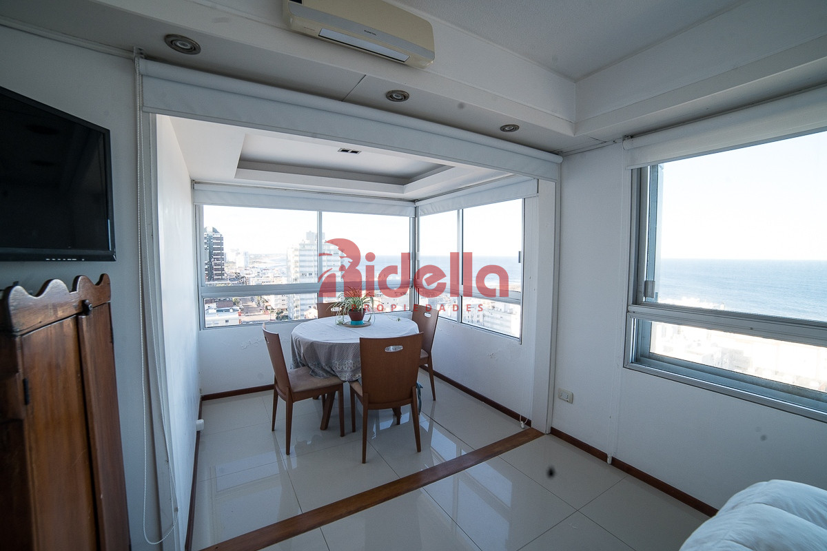 Apartamento ID.460 - Venta de Apartamento 3 dormitorios + servicio en Península, Punta del Este