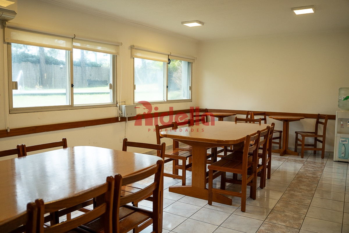 Apartamento ID.557 - Apartamento en venta 4 dormitorios, Roosvelt, Punta del Este