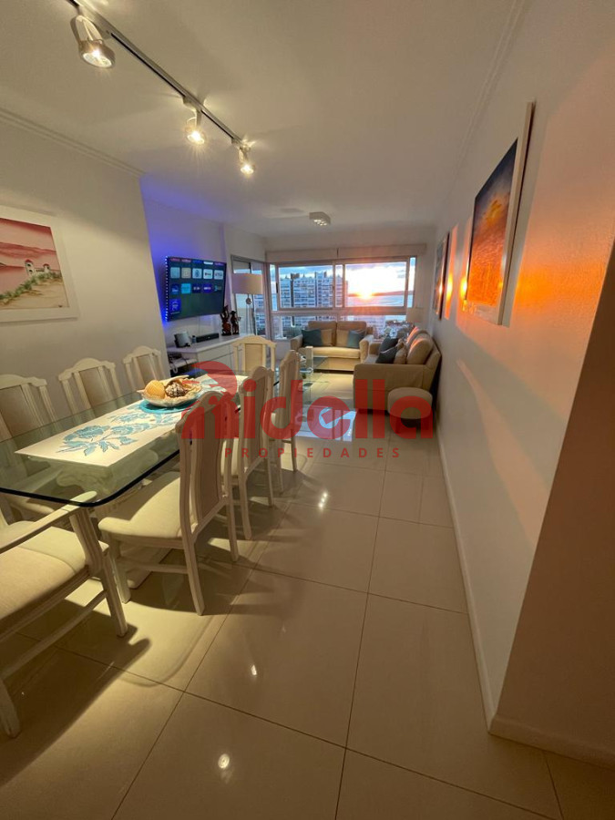 Apartamento ID.517 - Venta de Apartamento 3 dormitorios en Torre Triangulo, Punta del Este