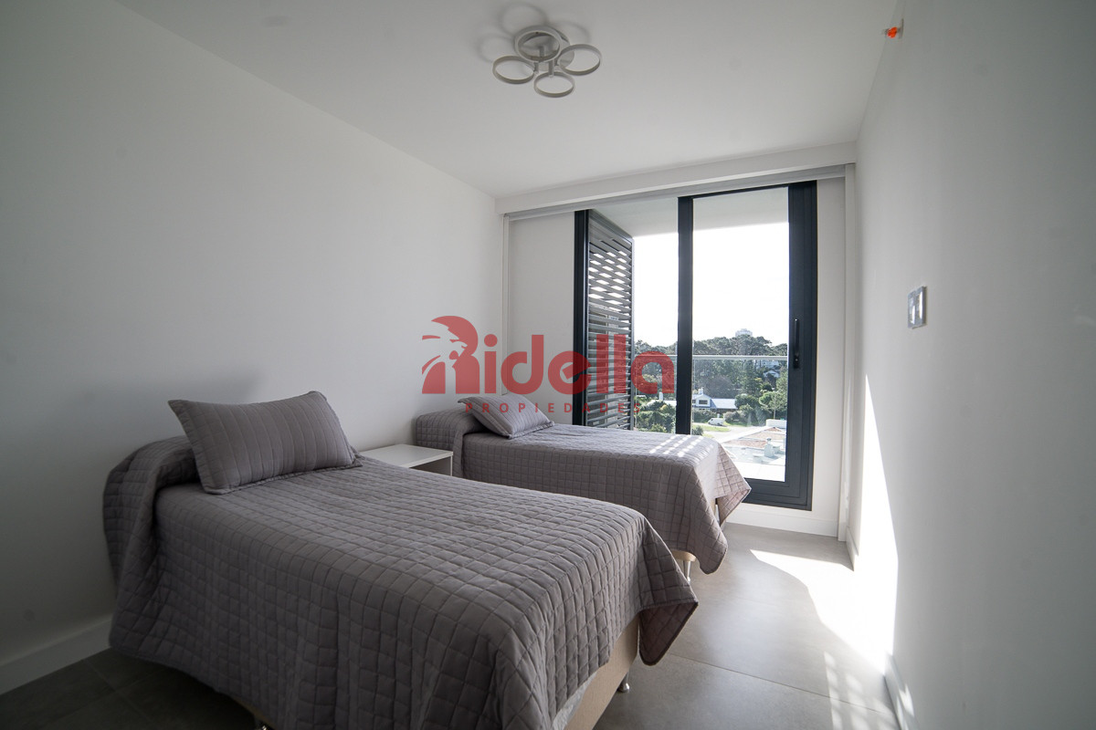 Apartamento ID.504 - Venta de apartamento 2 dormitorios en Playa Mansa, Maldonado