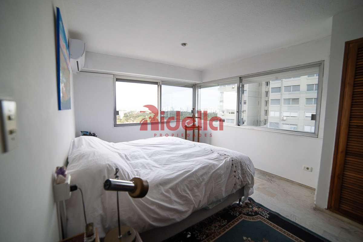 Apartamento ID.557 - Apartamento en venta 4 dormitorios, Roosvelt, Punta del Este