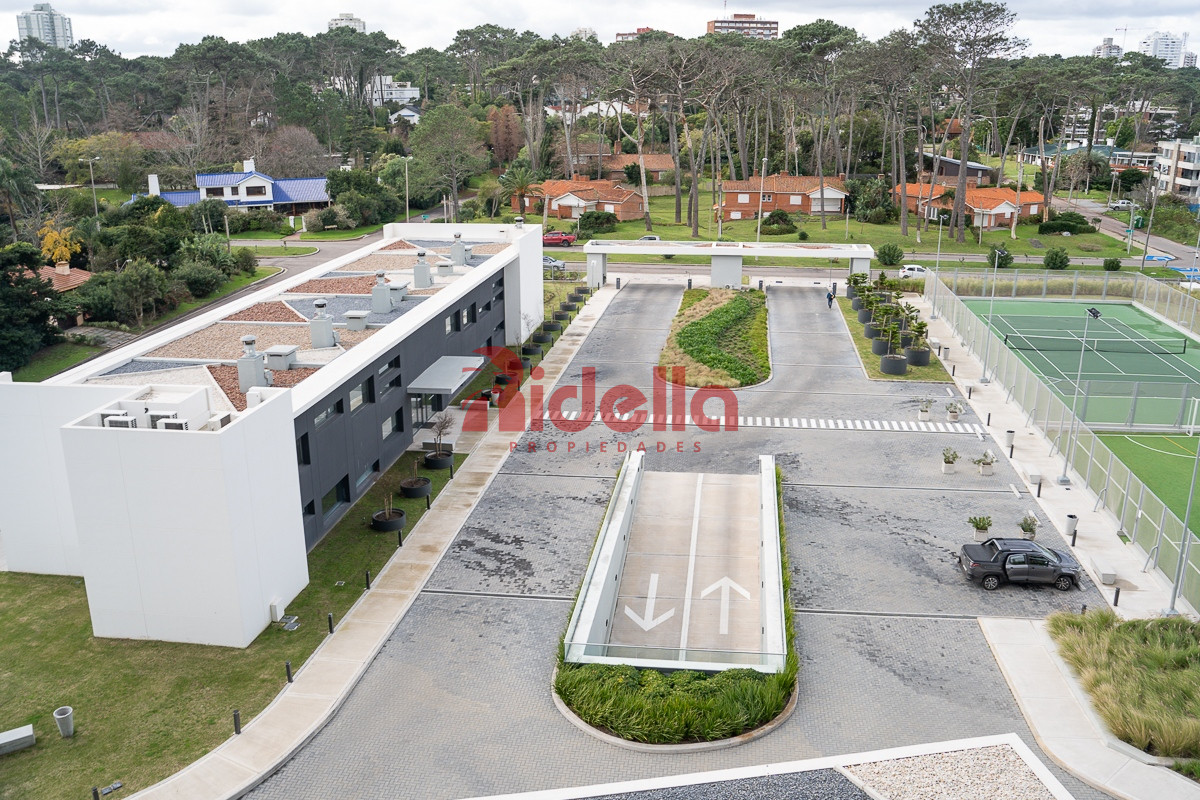 Apartamento ID.504 - Venta de apartamento 2 dormitorios en Playa Mansa, Maldonado