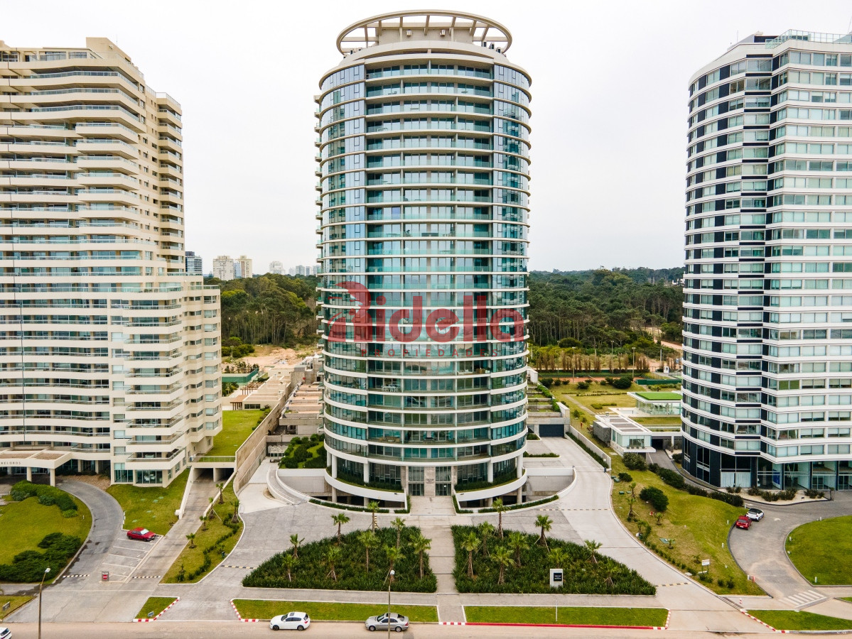 Apartamento ID.414 - Venta de Apartamento TRUMP TOWER 2 dorm, con financiación propia, Vista al mar
