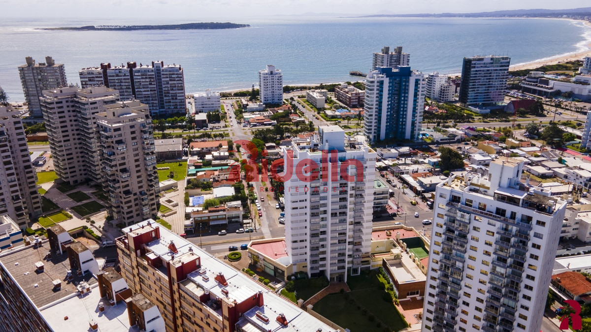 Apartamento ID.517 - Venta de Apartamento 3 dormitorios en Torre Triangulo, Punta del Este