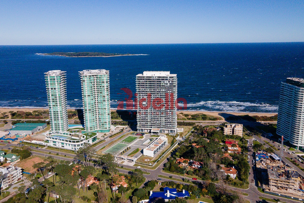 Apartamento ID.504 - Venta de apartamento 2 dormitorios en Playa Mansa, Maldonado