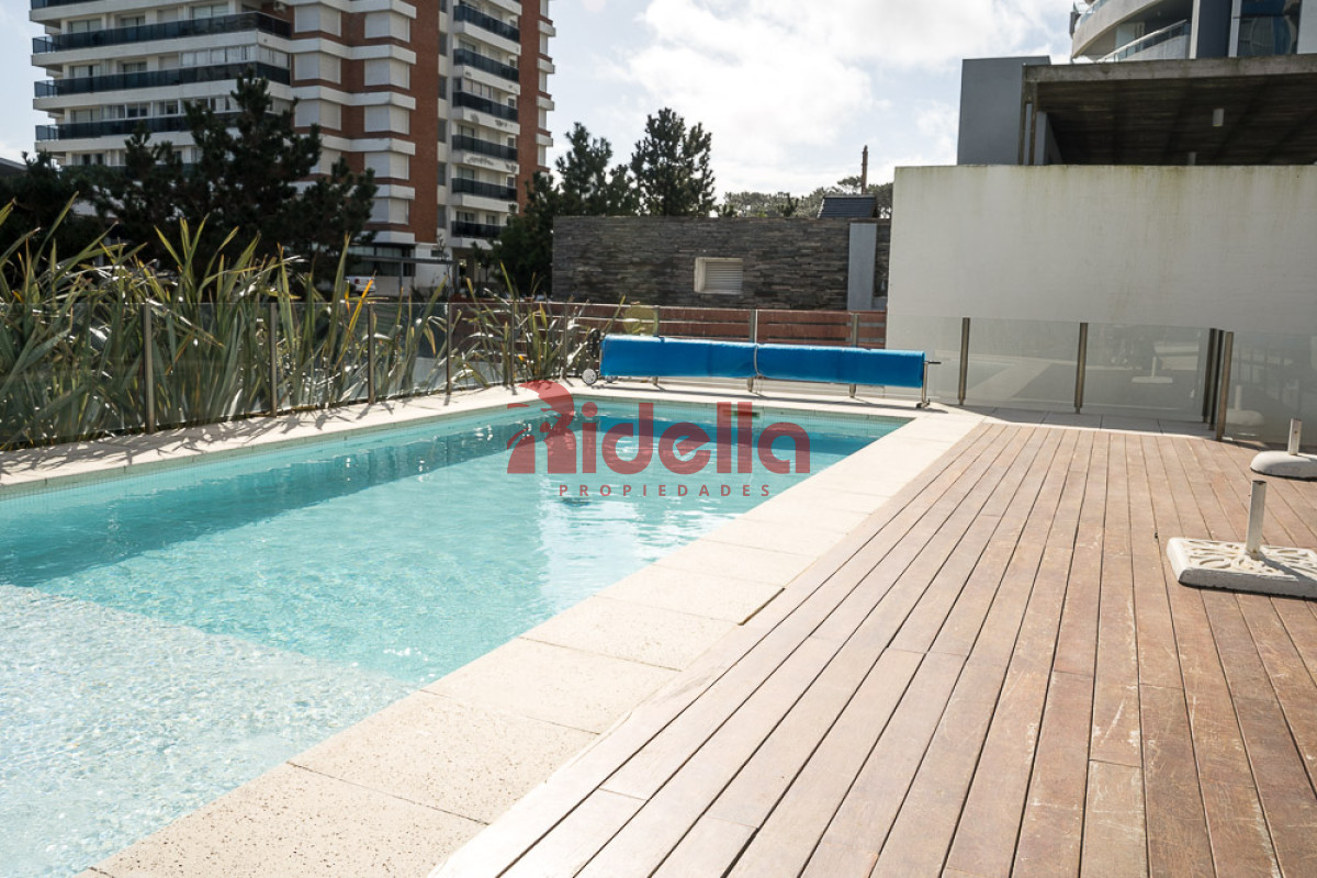 Apartamento ID.579 - Apartamento en Venta, Edificio Arenas del Mar, Playa Brava, Punta del Este
