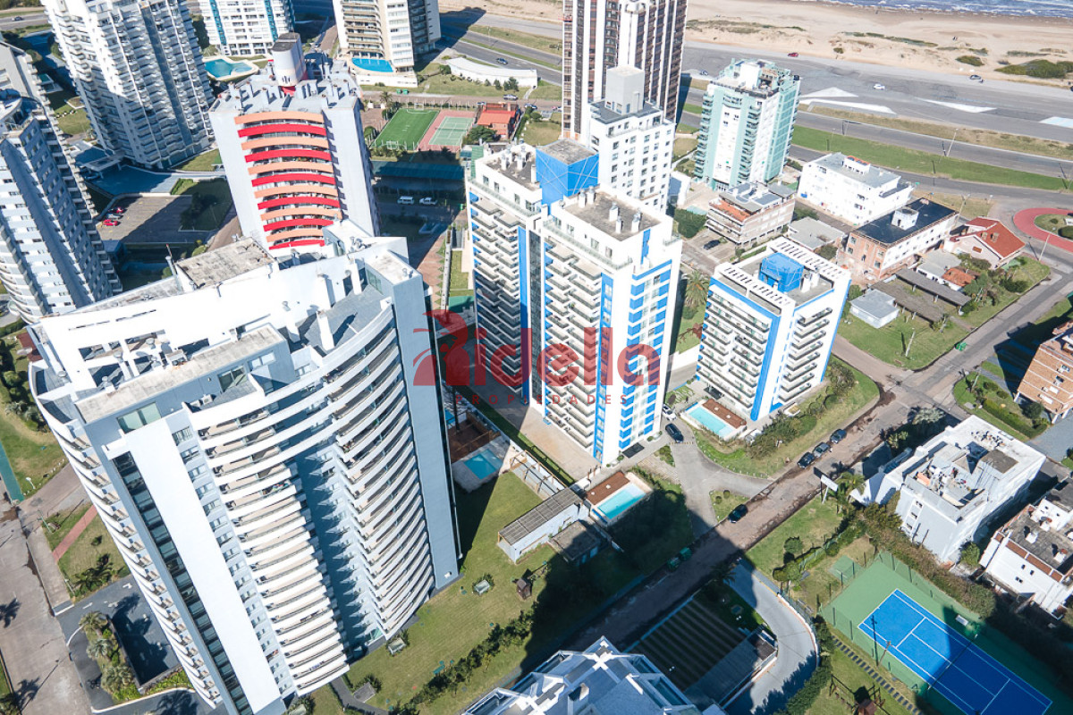 Apartamento ID.579 - Apartamento en Venta, Edificio Arenas del Mar, Playa Brava, Punta del Este