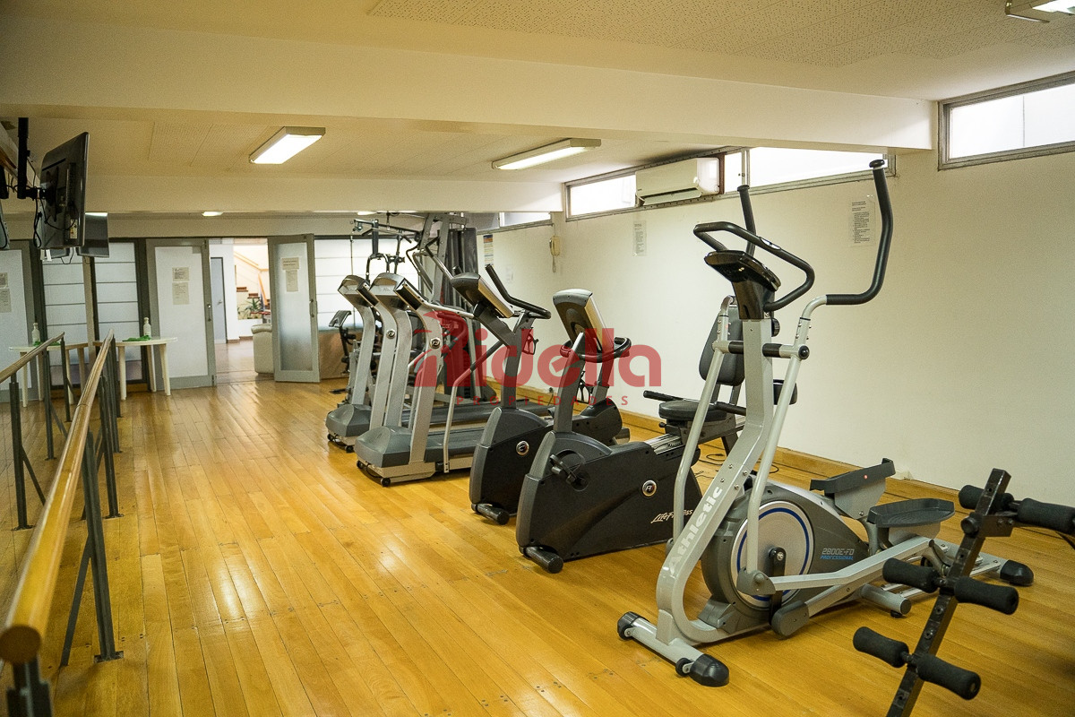 Apartamento ID.460 - Venta de Apartamento 3 dormitorios + servicio en Península, Punta del Este