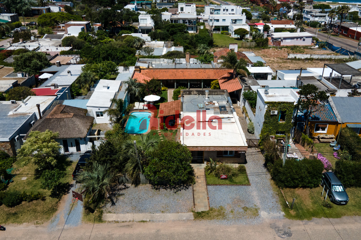 Casa ID.615 - Casa en Venta en Manantiales - A 150m de Playa Bikini