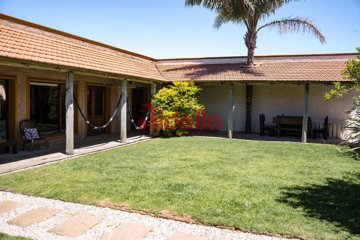 Casa ID.615 - Casa en Venta en Manantiales - A 150m de Playa Bikini