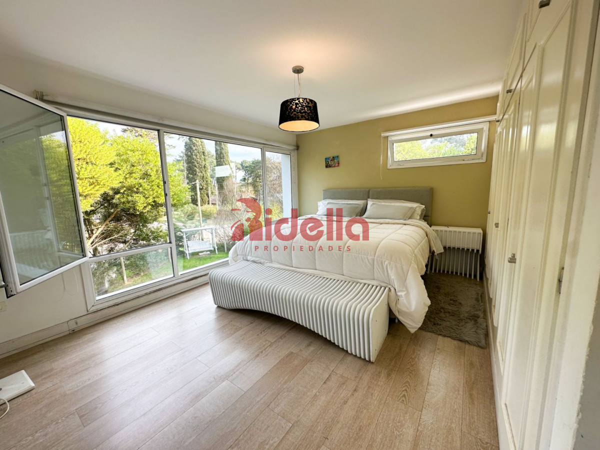 Casa ID.187 - Casa en venta Beverly Hills 4 dormitorios