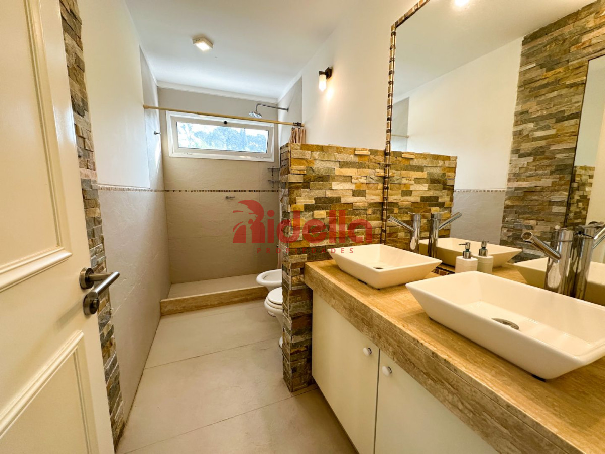 Casa ID.187 - Casa en venta Beverly Hills 4 dormitorios