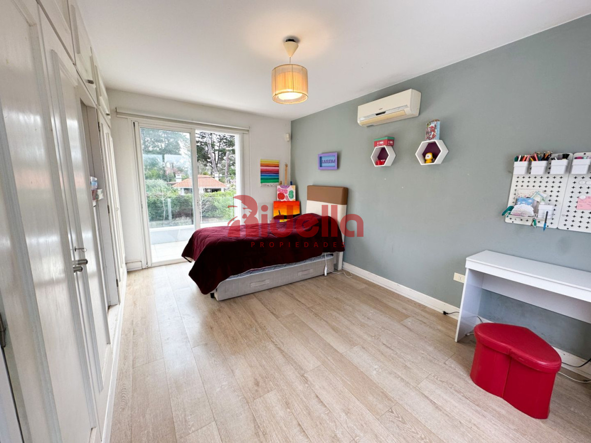 Casa ID.187 - Casa en venta Beverly Hills 4 dormitorios
