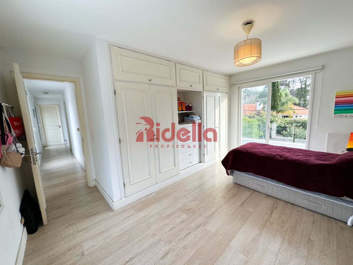 Casa ID.187 - Casa en venta Beverly Hills 4 dormitorios
