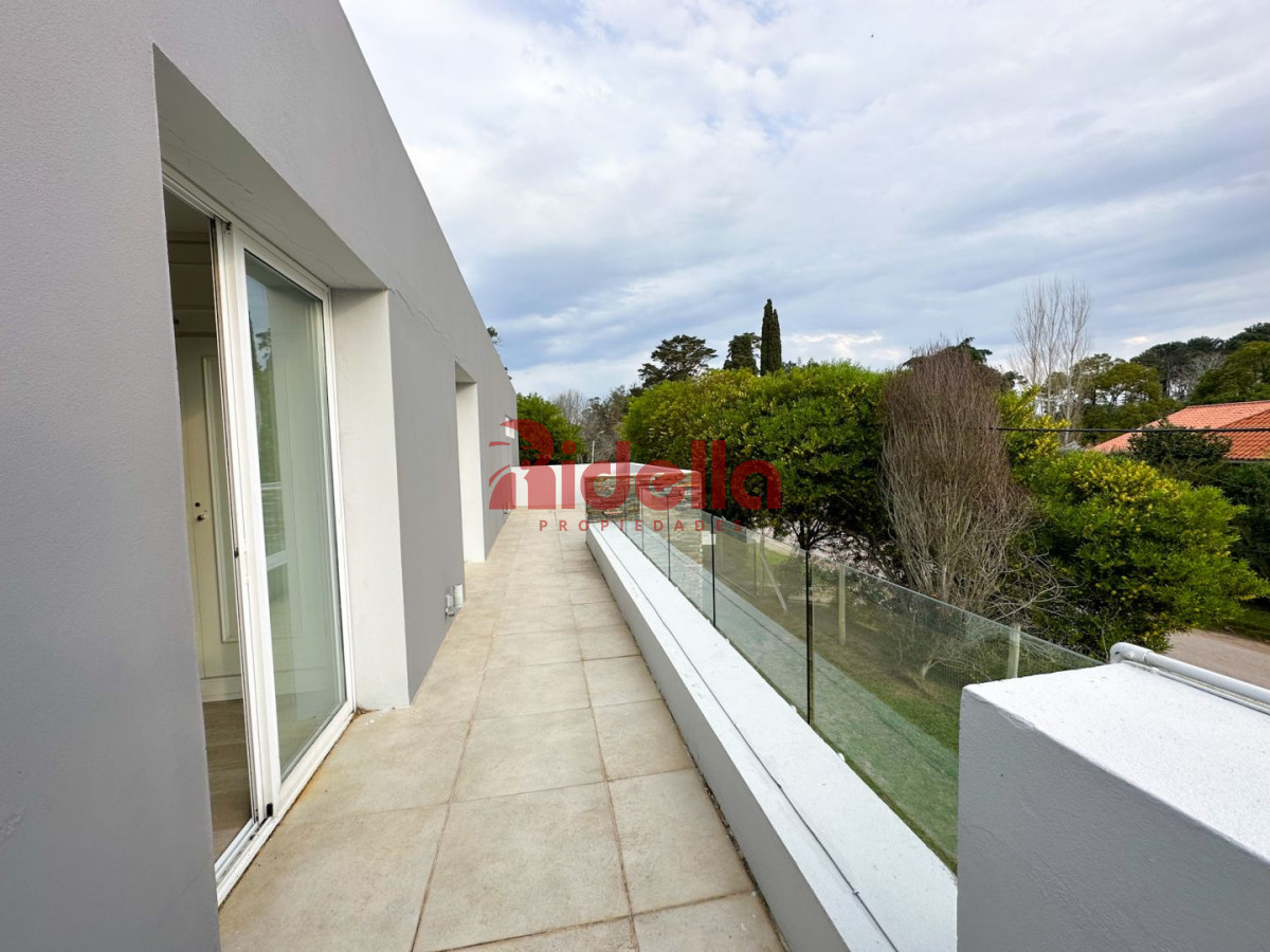 Casa ID.187 - Casa en venta Beverly Hills 4 dormitorios