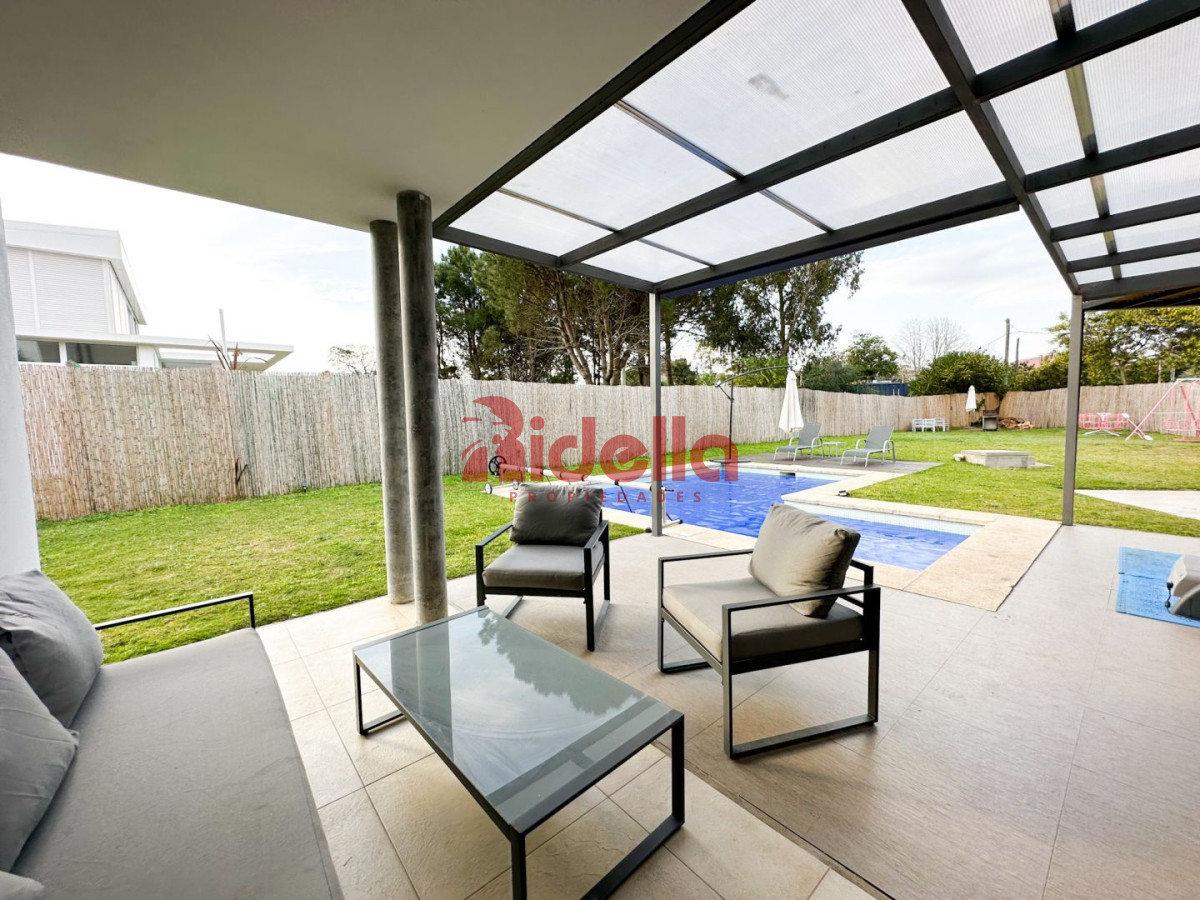 Casa ID.187 - Casa en venta Beverly Hills 4 dormitorios