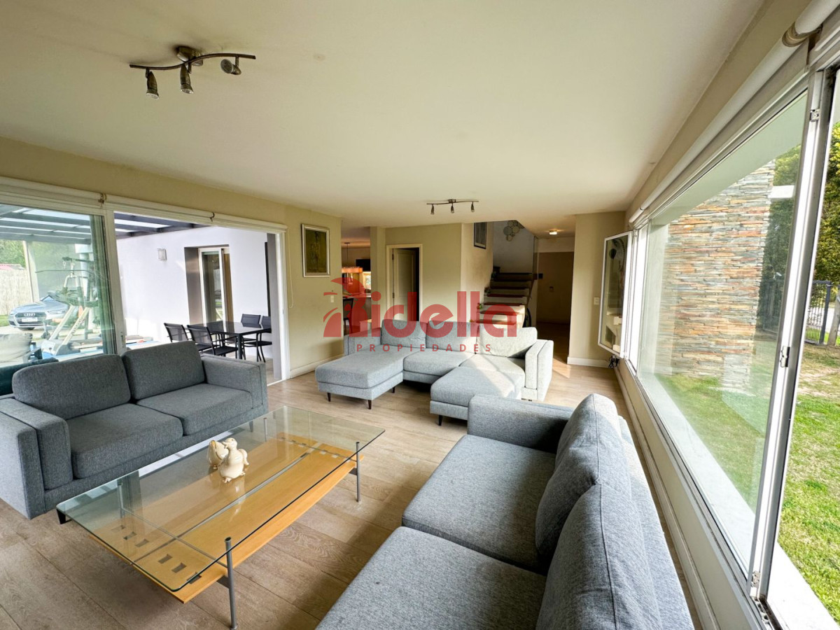 Casa ID.187 - Casa en venta Beverly Hills 4 dormitorios