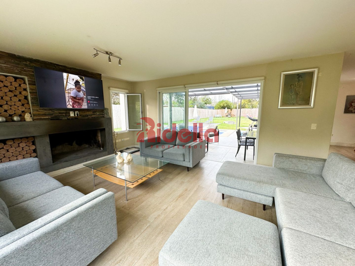 Casa ID.187 - Casa en venta Beverly Hills 4 dormitorios
