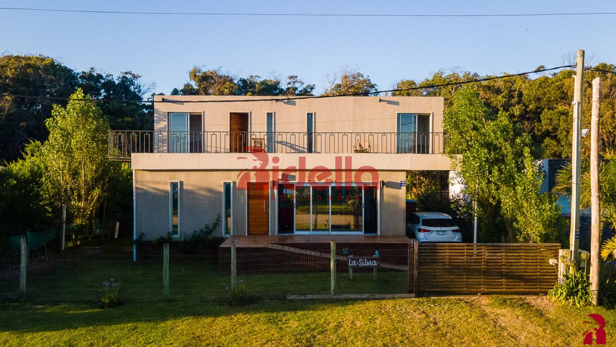 casa en venta de 4 dormitorios en sauce de portezuelo, maldonado. - rdl388c