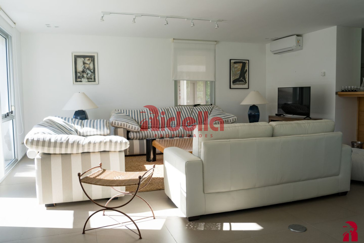 Casa ID.489 - Casa en venta Punta Ballena 6 dormitorios