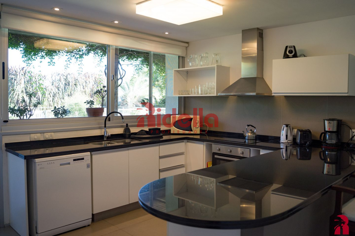 Casa ID.489 - Casa en venta Punta Ballena 6 dormitorios