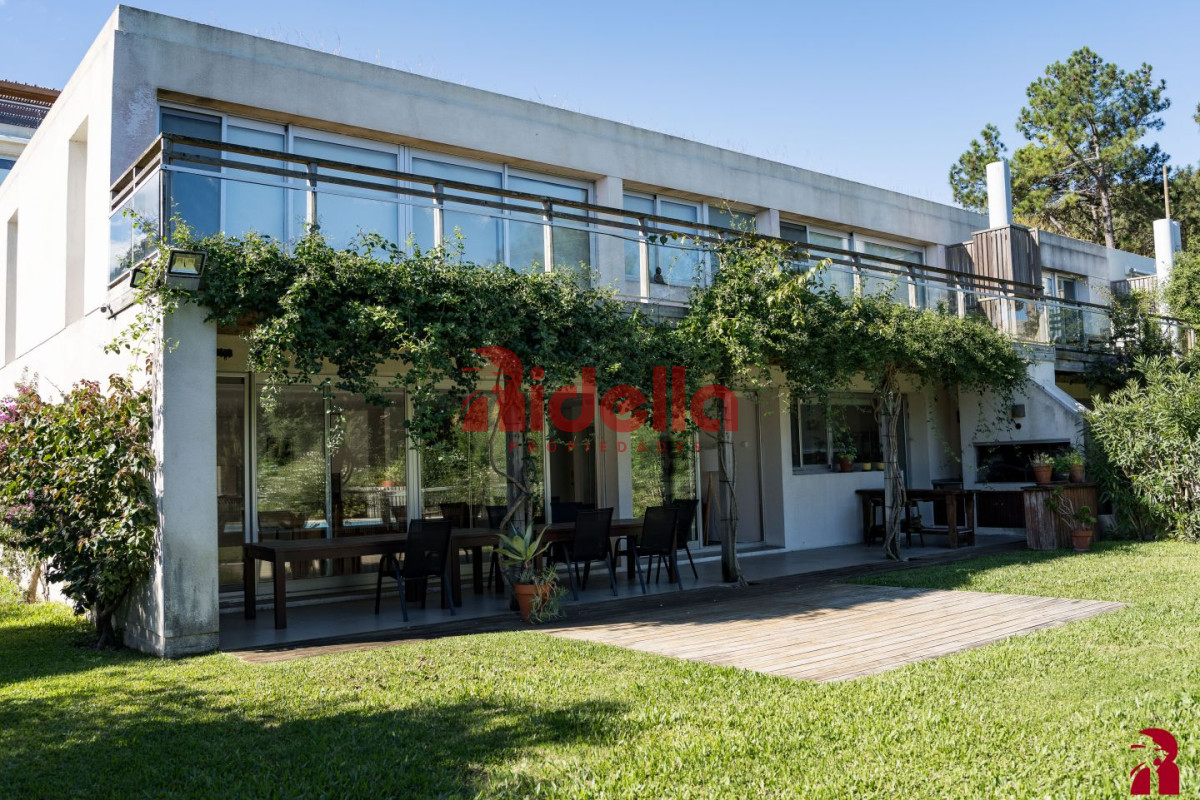 Casa ID.489 - Casa en venta Punta Ballena 6 dormitorios