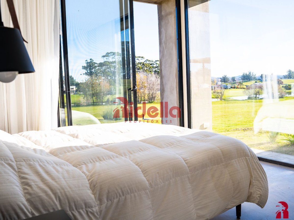 Casa ID.535 - Casa 5 dormitorios, en Barrio Privado, Punta del Este.