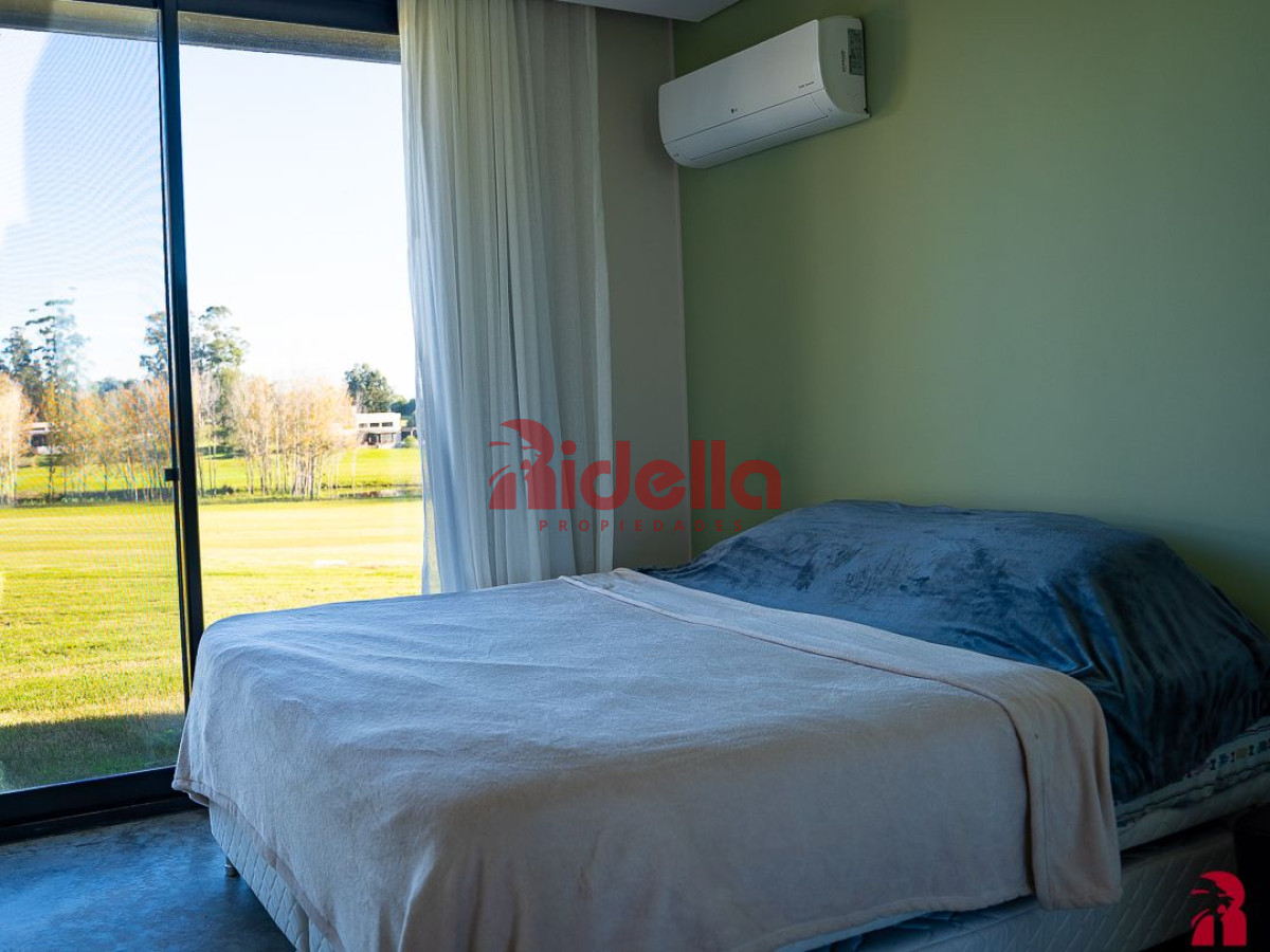 Casa ID.535 - Casa 5 dormitorios, en Barrio Privado, Punta del Este.