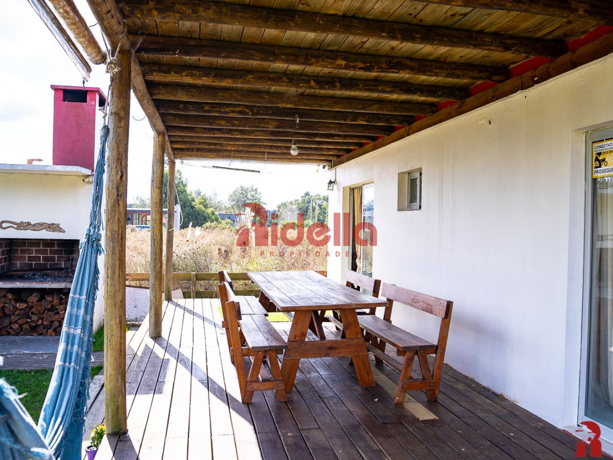 Casa ID.536 - Casa en venta La Barra 2 dormitorios
