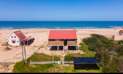 Venta de Casa en primera linea al mar, Punta del Diablo