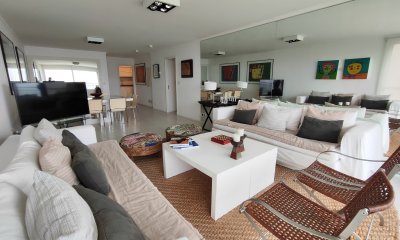 Apartamento en venta 3 dormitorios y servicio