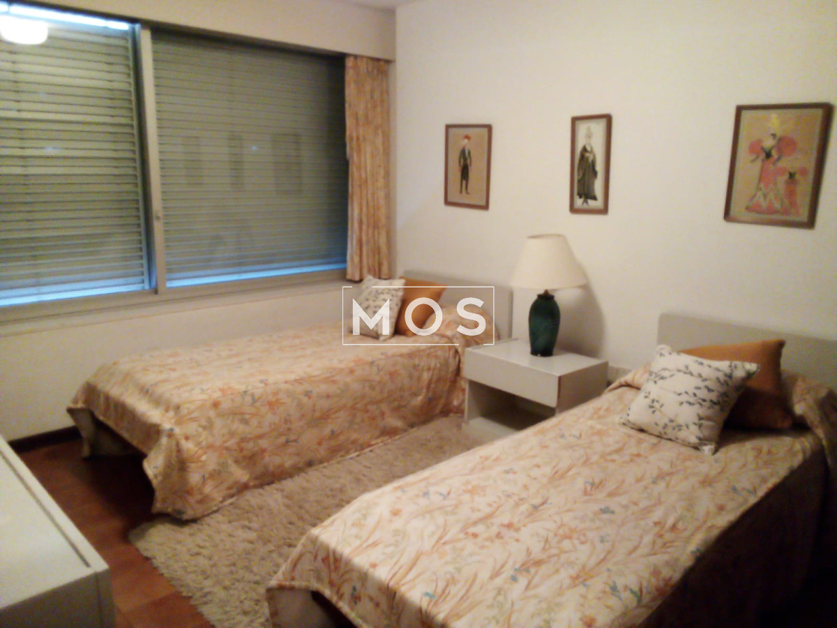 Apartamento ID.2261 - Departamento de 3 dormitorios en Playa Brava, Punta del Este