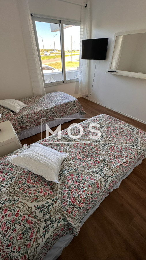 Apartamento ID.2660 - ALQUILER DE VERANO FRENTE A PLAYA BRAVA APTO TRES DORMITORIOS