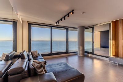 SE VENDE UNIDAD EN PISO ALTO EN VENETIAN LUXURY RESIDENCES