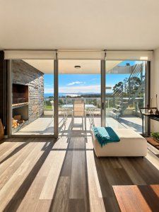SE VENDE APARTAMENTO CON VISTA AL MAR EN PUNTA BALLENA